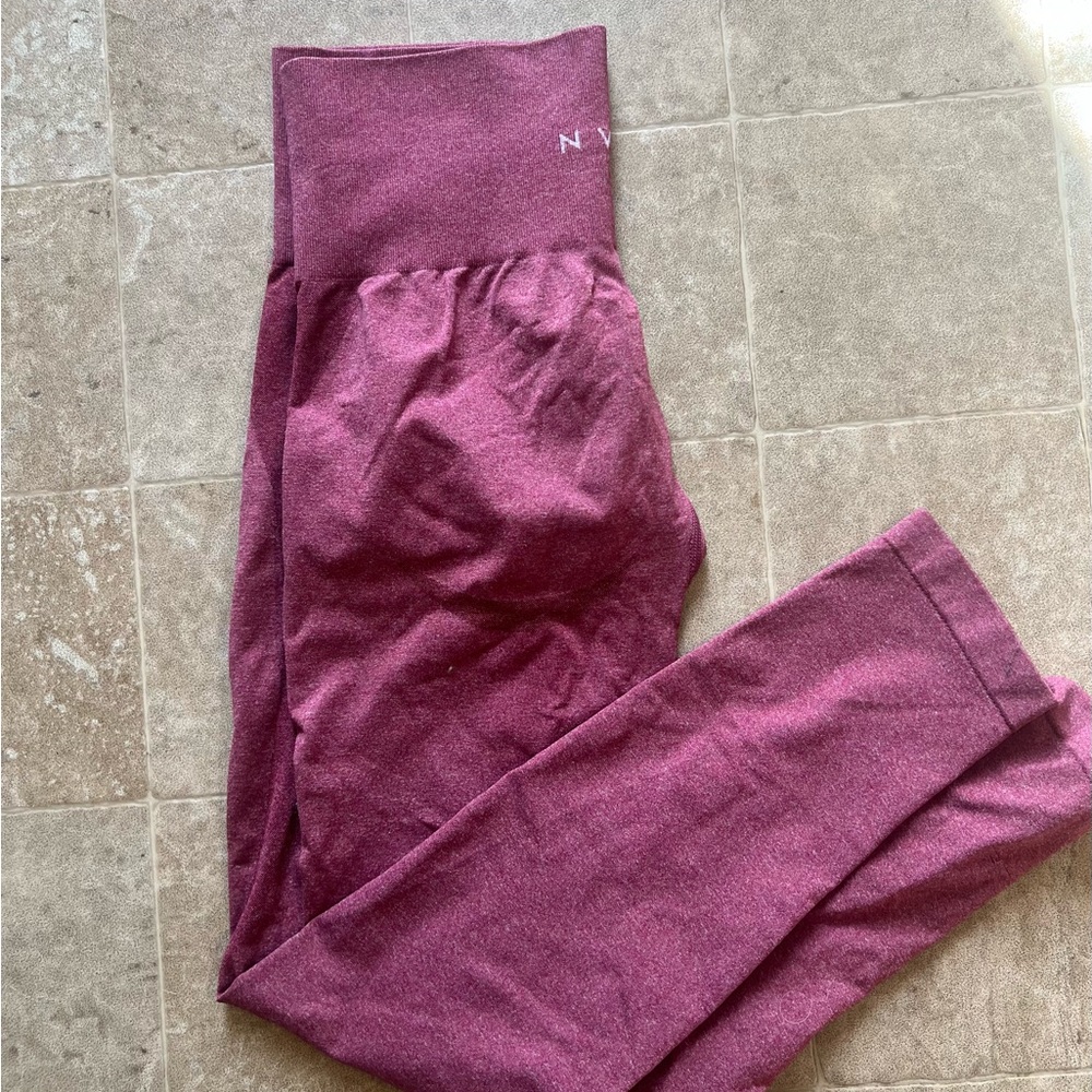 NVGTN Red Leggings High-Waisted Performance